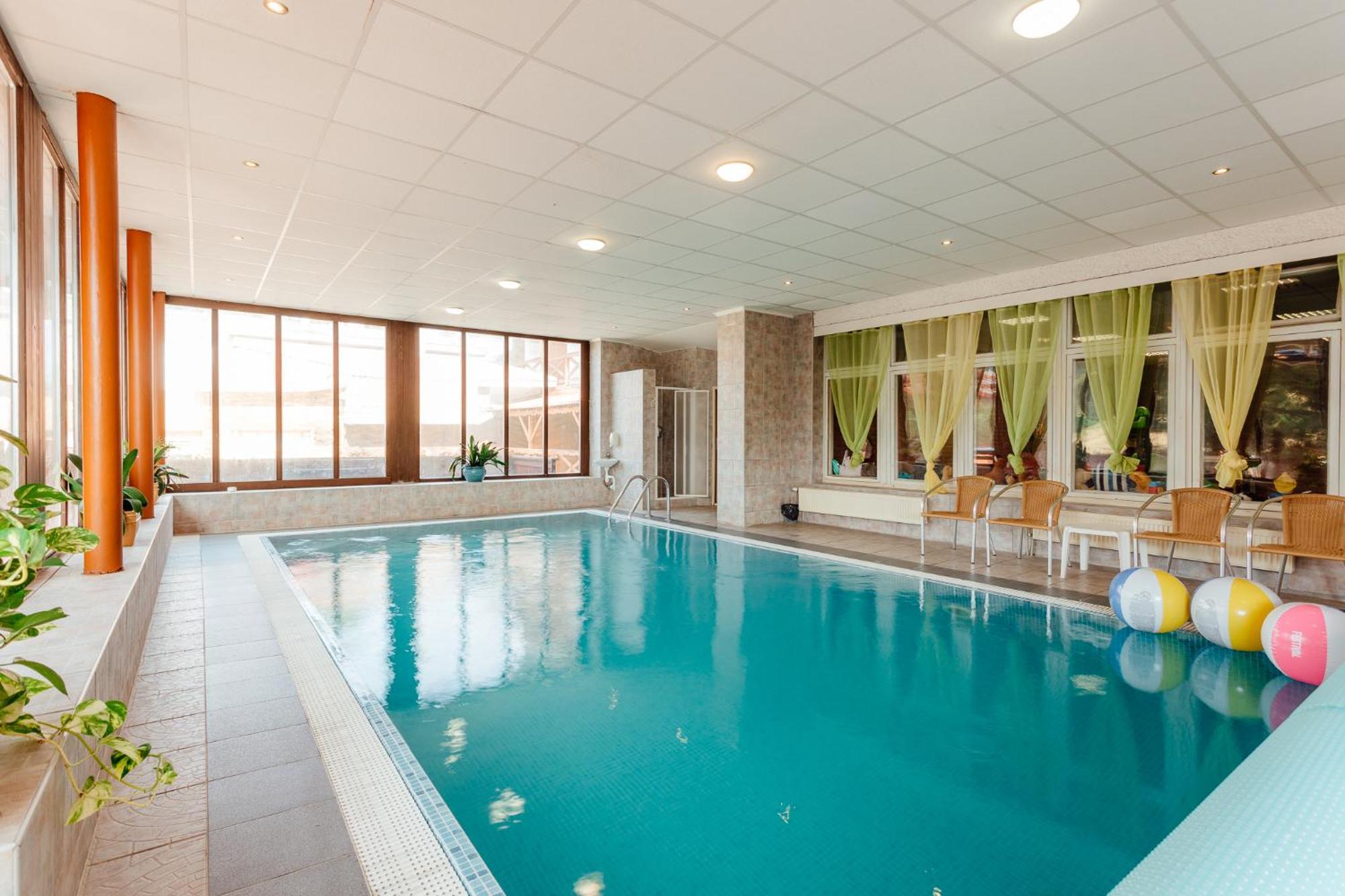 Hotel Sachticka Banska Bystrica Bagian luar foto