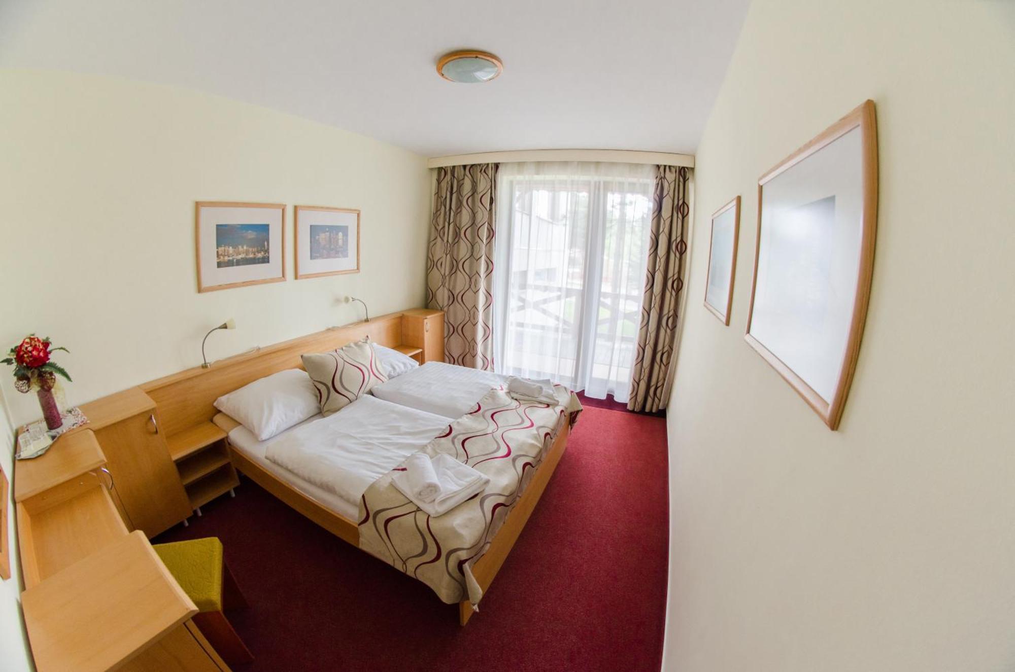 Hotel Sachticka Banska Bystrica Bagian luar foto