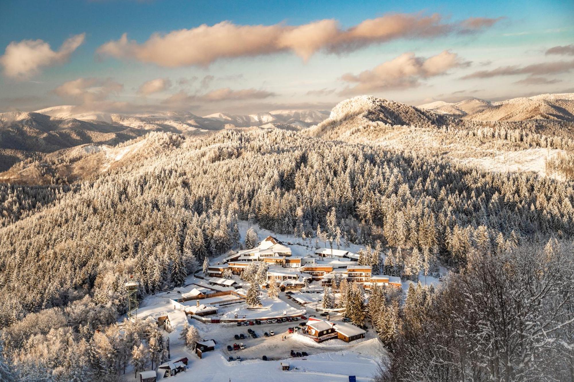 Hotel Sachticka Banska Bystrica Bagian luar foto